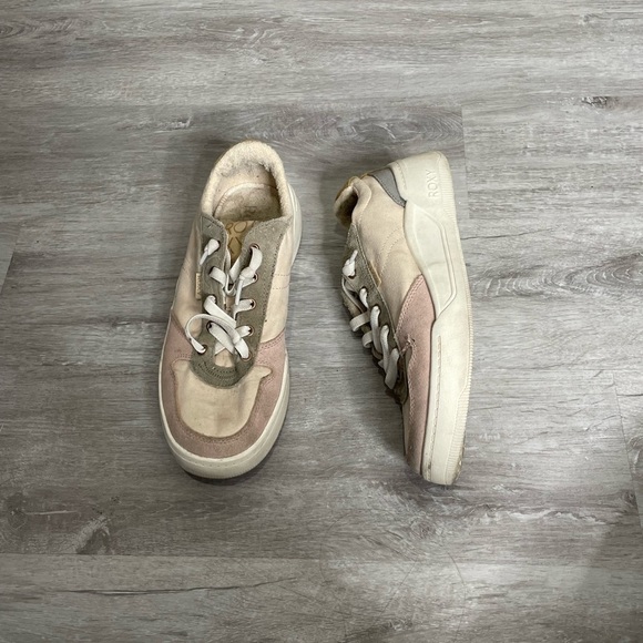 Roxy’s Cream Colored Tennis Shoes 8 - Picture 3 of 7